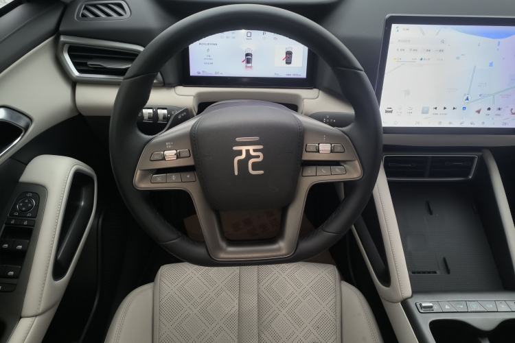 Used BYD Yuan UP 2025 Intelligent Driving Version 401 km Leading Edition