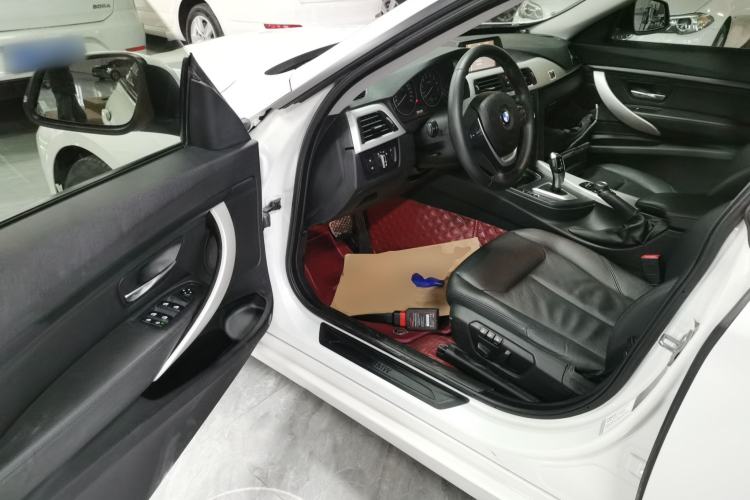 Used BMW 3 Series GT 2013 320i Leading Model
