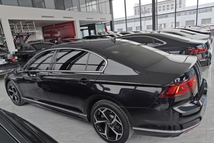 Used Volkswagen Magotan 2023 2 Million Units Limited Edition 330TSI DSG Leading Version