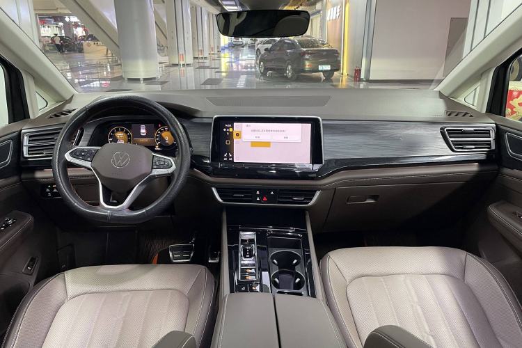 Used Volkswagen Viloran 2023 380TSI Luxury Edition
