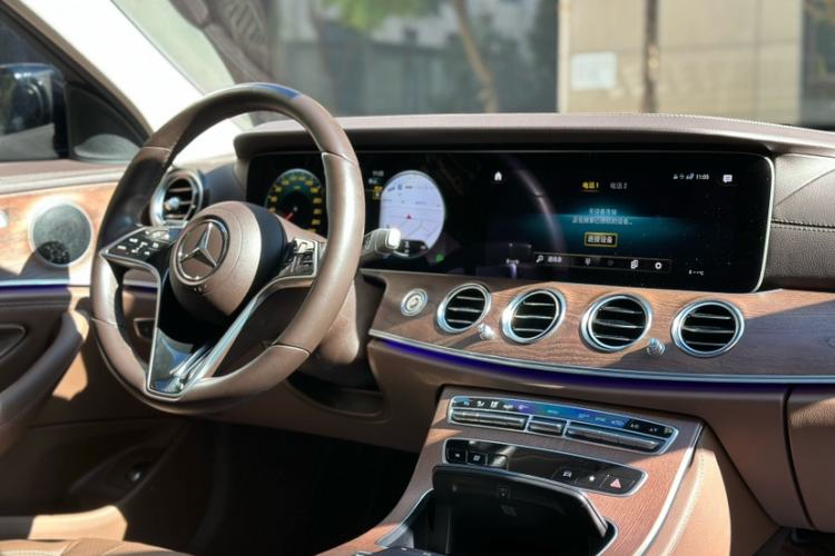 Used Mercedes-Benz E-Class 2023 Updated E 300 L Fashion Edition
