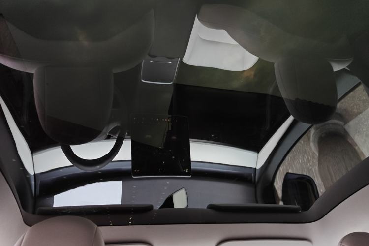 Used Tesla Model Y 2022 Long-Range All-Wheel-Drive Version