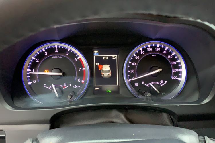 Used Toyota Highlander 2018 2.0T Four-Wheel Drive Luxury Version 7 Seats China VI Standard