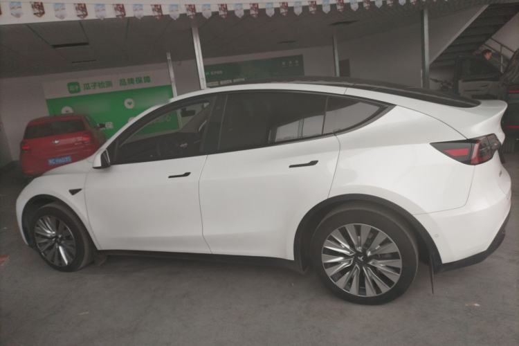 Used Tesla Model Y 2023 Rear-Wheel-Drive Version
