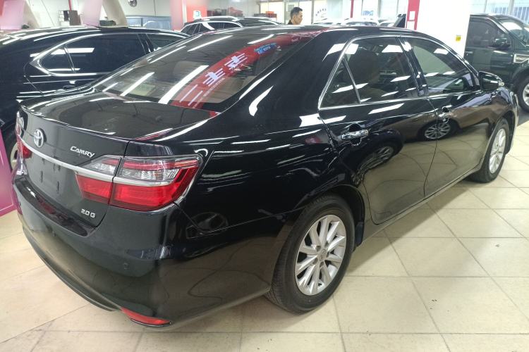 Used Toyota Camry 2016 2.0G 10th Anniversary Leading Edition
