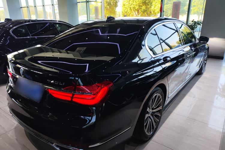 Used BMW 7 Series 2017 730Li Leading Model
