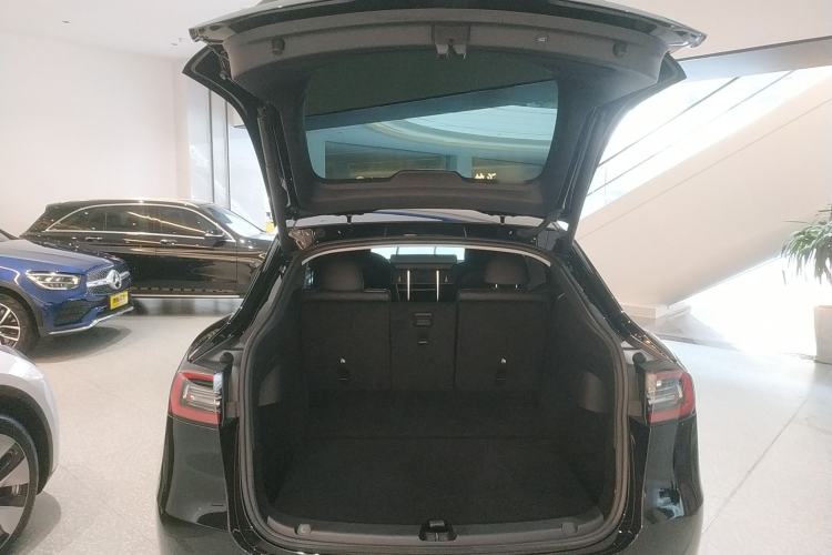 Used Tesla Model Y 2021 Standard Range Rear-Wheel Drive Version