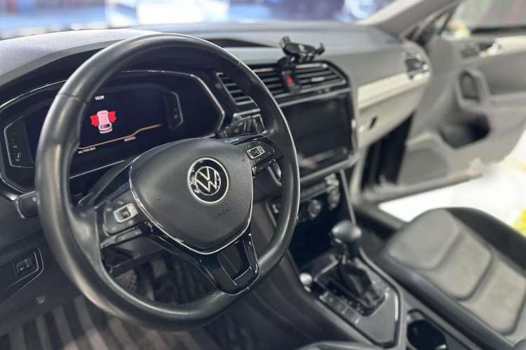 Used Volkswagen Tiguan L 2021 330TSI Automatic Two-Wheel Drive Smart Edition
