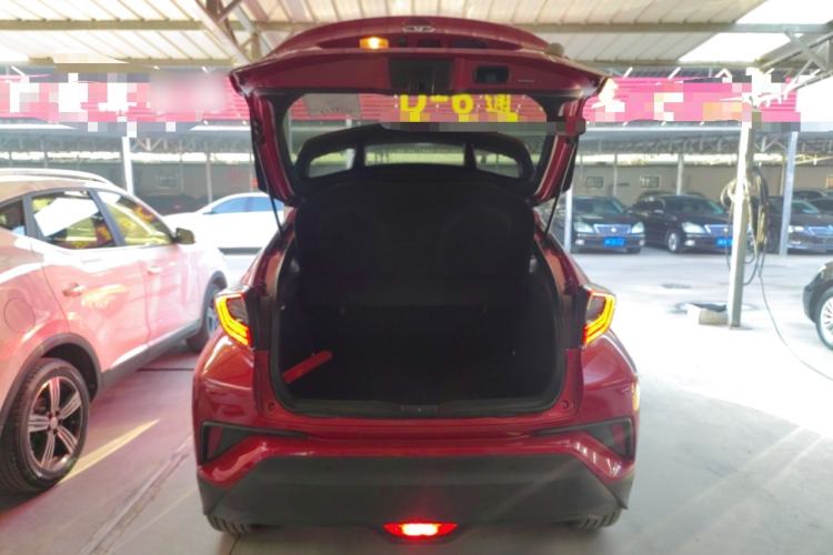 Used Toyota C-HR 2018 2.0L Luxury Edition China V Standard
