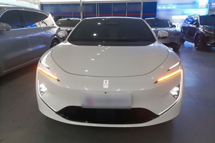 Used  12 2025 Ultra Extended-Range Edition
