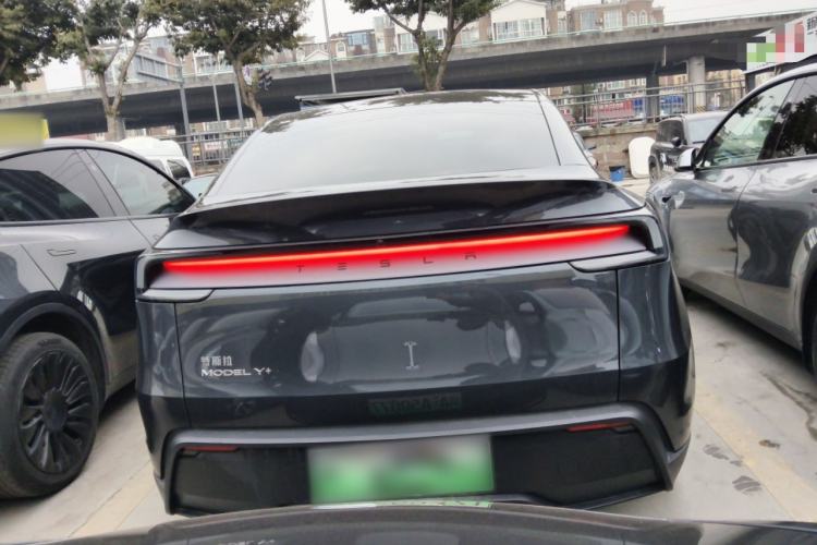 Used Tesla Model Y 2025 Long-Range All-Wheel-Drive Version