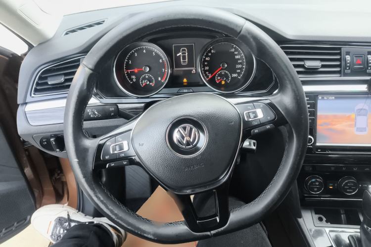 Used Volkswagen Lamando 2015 330TSI DSG Comfort Edition
