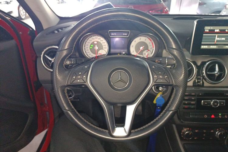 Used Mercedes-Benz GLA 2015 GLA 200 Fashion Model
