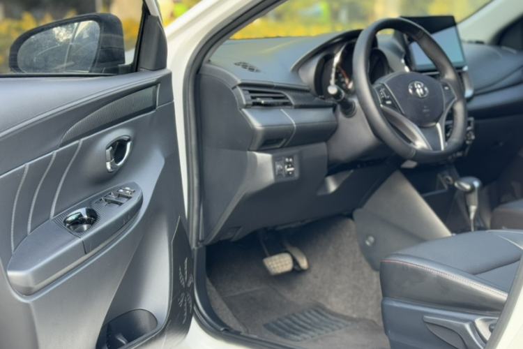 Used Toyota YARiS L 2022 X-Trail 1.5L CVT Luxury PLUS Edition
