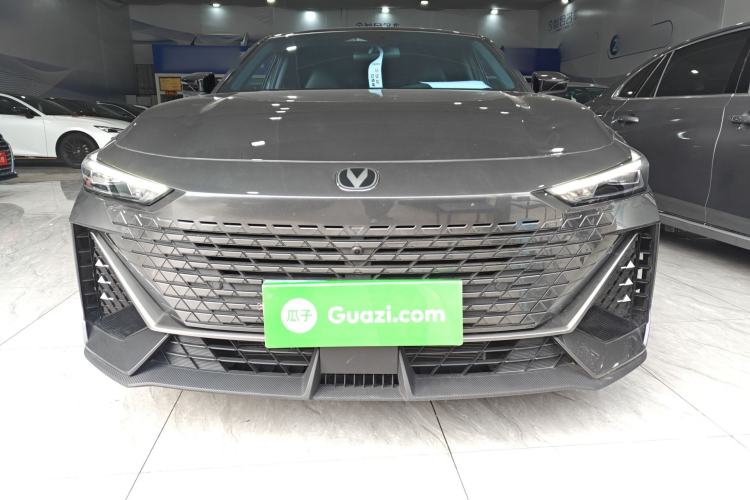 Used Changan UNI-V 2024 1.5T High-Energy Version
