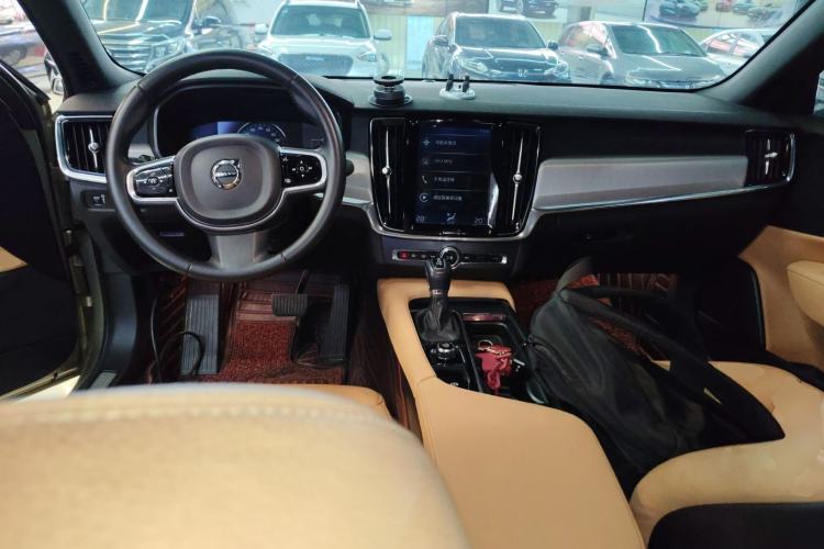 Used Volvo S90 2018 T4 Zhiyi Edition

