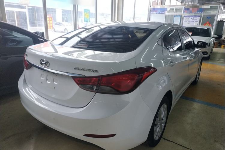 Used Hyundai Elantra 2016 1.6L Automatic Smart Version
