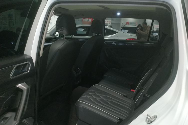 Used Volkswagen Tiguan L 2023 Restyled 330TSI Automatic Two-Wheel Drive R-Line Enhanced Comfort Version