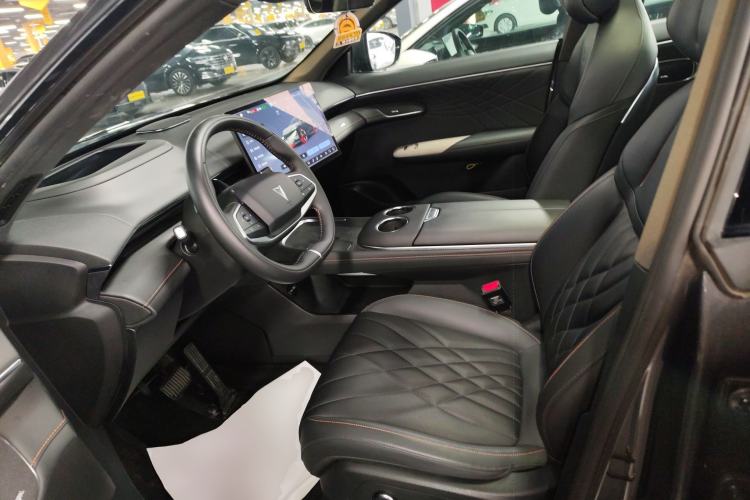 Used  S07 2023 200Max Range-Extended Version
