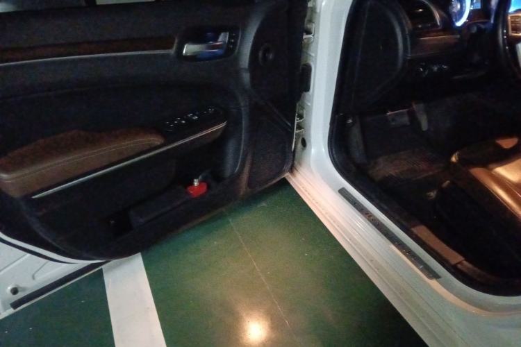 Used Chrysler 300C 2014 3.0L Excellence Edition
