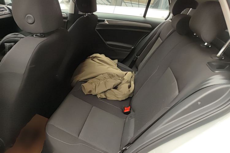 Used Volkswagen Golf 2016 1.6L Automatic Fashion Model
