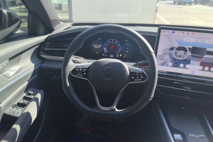 Used Volkswagen Passat 2025 Pro 380TSI Starry Dragon Luxury Edition
