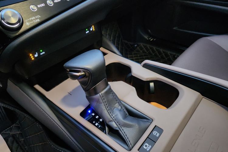 Used Lexus ES 2023 200 Excellence Edition