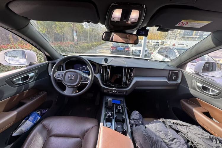 Used Volvo XC60 2023 B5 4x4 Smart Luxury Edition