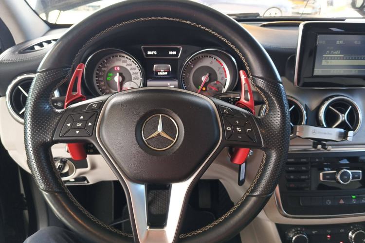 Used Mercedes-Benz GLA 2015 GLA 200 Fashion Model