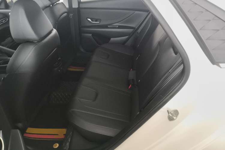 Used Hyundai Elantra 2023 1.5L CVT LUX Prestige Edition
