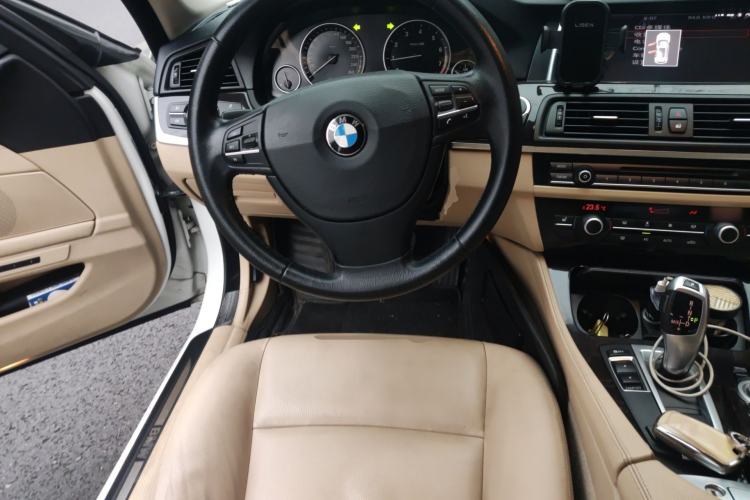 Used BMW 5 Series 2014 525Li Leading Model
