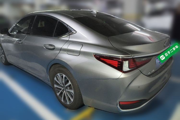 Used Lexus ES 2023 200 Excellence Edition
