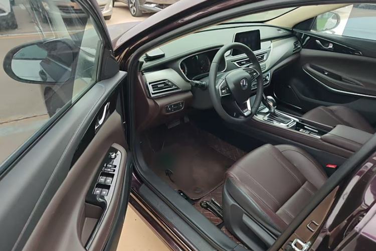 Used Changan Raeton CC 2018 1.5T Automatic Elegant Version China V Standard
