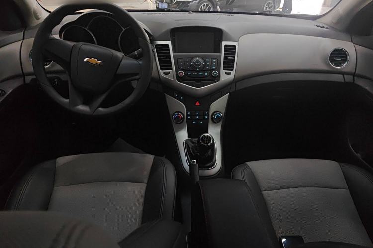 Used Chevrolet Cruze 2013 1.6L SL MT
