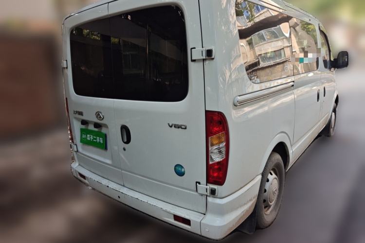 Used SAIC MAXUS Xintu V80 2023 2.0T Manual Classic Aoyuntong Short Wheelbase Ultra-Low Roof 5/6-Seater