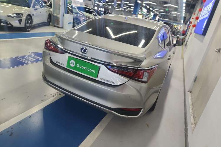 Used Lexus ES 2018 300h Premier Edition China VI Standard
