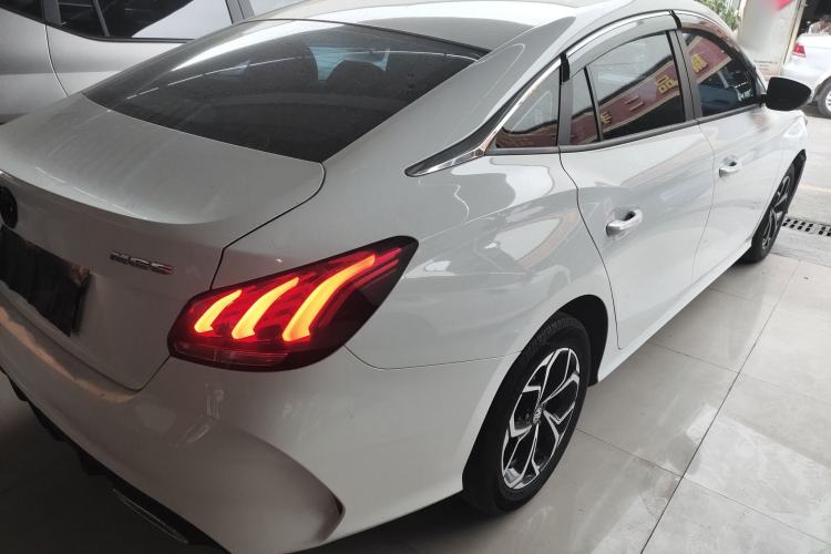 Used MG 5 2022 180 DVVT CVT Youth Luxury Edition
