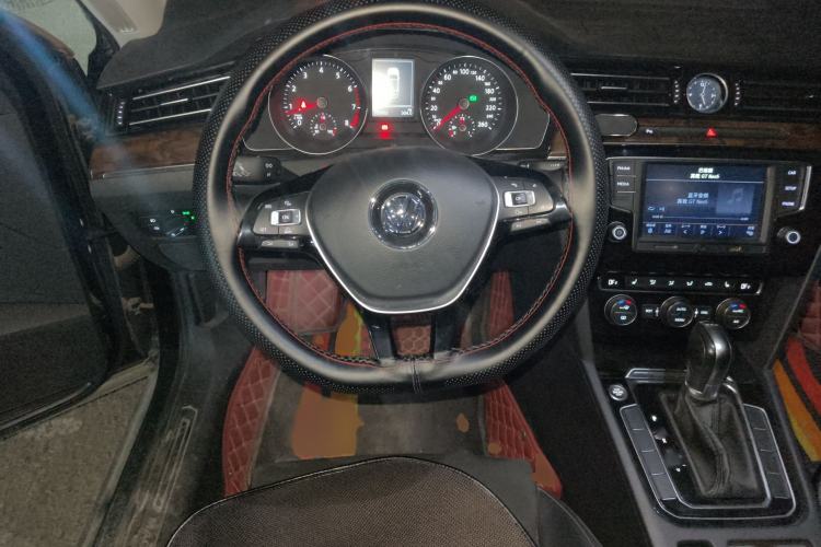 Used Volkswagen Magotan 2017 330TSI DSG Luxury Model
