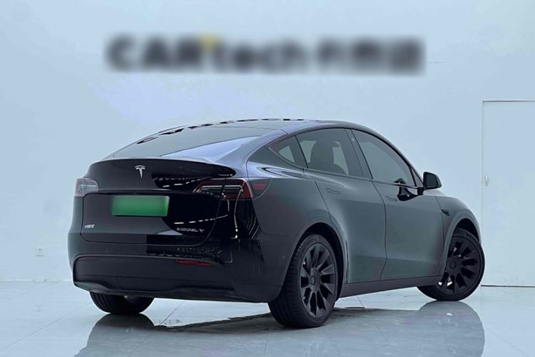 Used Tesla Model Y 2022 Long-Range All-Wheel-Drive Version
