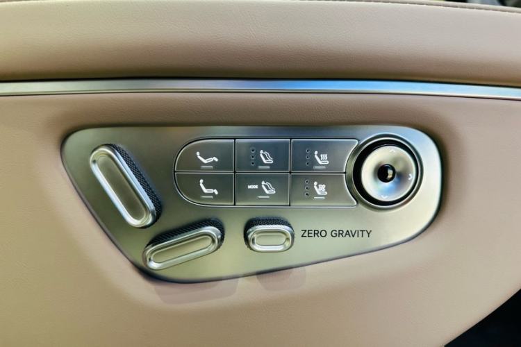 Used XPeng X9 2025 740 Ultra-Long Range Max
