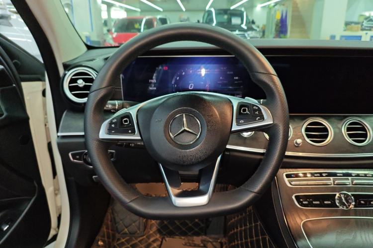 Used Mercedes-Benz E-Class 2018 E 300 L Sporty and Stylish Model

