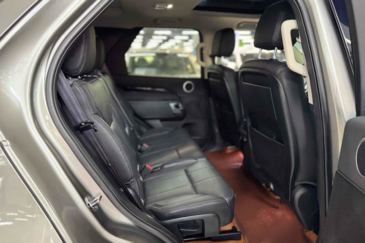 Used Land Rover Discovery 2018 2.0T SE
