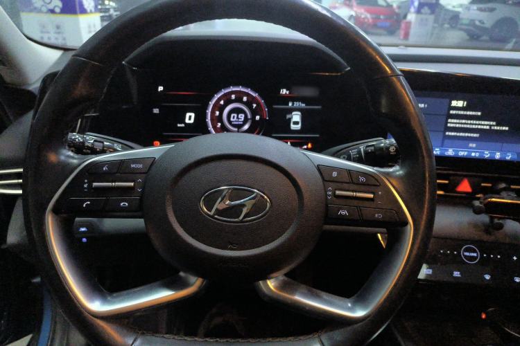 Used Hyundai Elantra 2021 1.5L CVT LUX Prestige Edition
