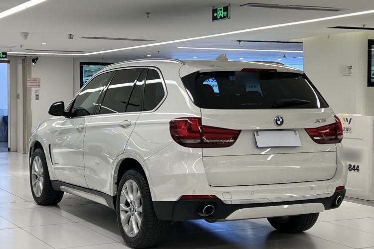 Used BMW X5 2014 xDrive35i Gasoline 7-seater U.S. specification model
