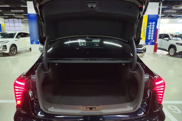 Used Hongqi H5 2023 2.0T Automatic Smart Connect Flagship Edition
