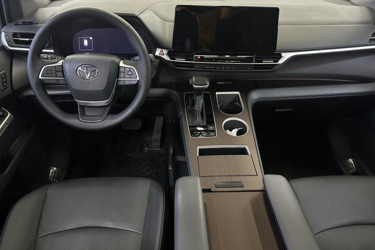 Used Toyota Granvia 2024 2.5L Hybrid Prestige PLUS Edition