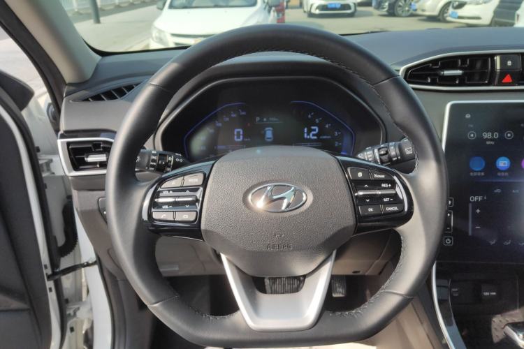 Used Hyundai ix25 2020 1.5L CVT GLS Smart Model
