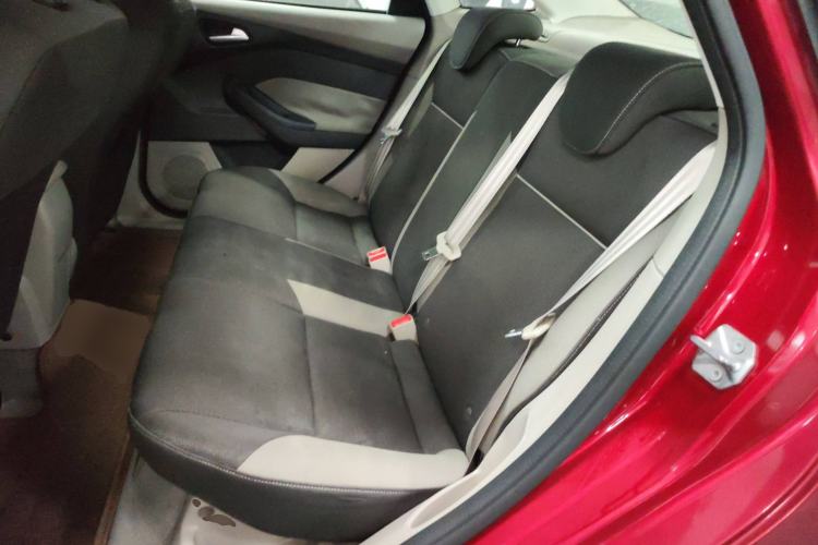 Used Ford Focus 2012 Sedan 1.6L Manual Comfort Model
