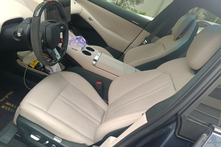 Used  YU7 2025 Ultra-Long Range High-Performance All-Wheel-Drive Max Edition