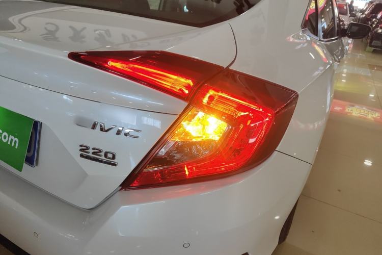 Used Honda Civic 2016 220TURBO Manual Luxury Edition